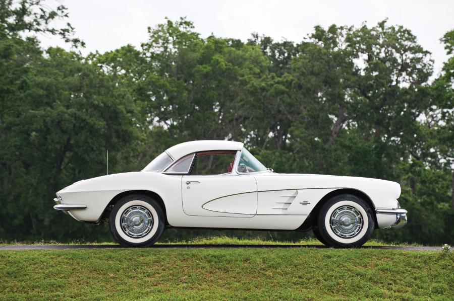  Chevrolet Corvette Convertible 1961 года  (фото 22 из 25)